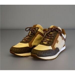 Michael Kors Maddy Trainer Size 9M Brown/Tan